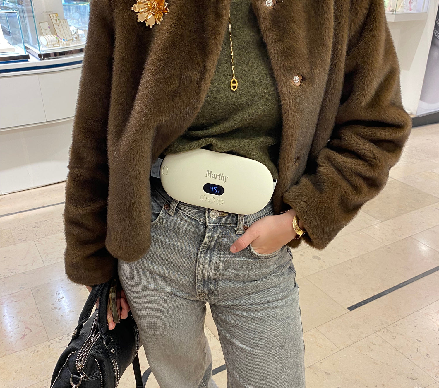 bouillotte électrique ceinturée, facile à porter au quotidien sous les vêtements